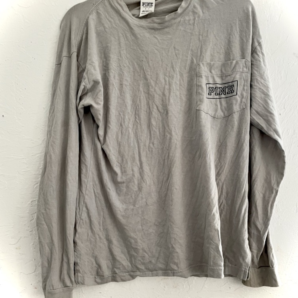 Light grey vs pink sweater